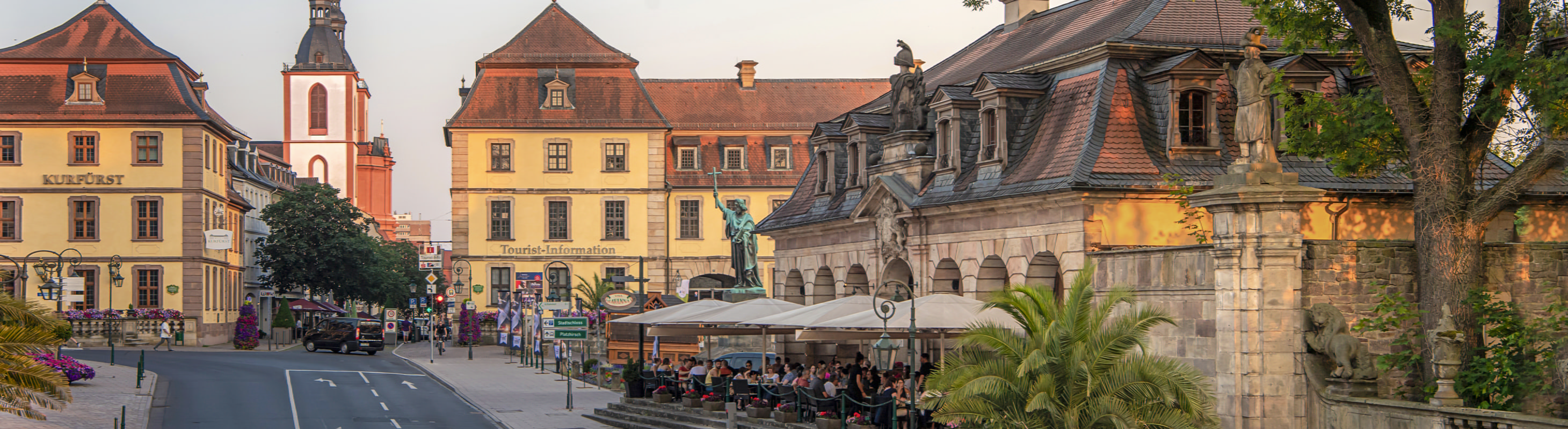 Stadtpanorama mit Blick auf Touristeninfo